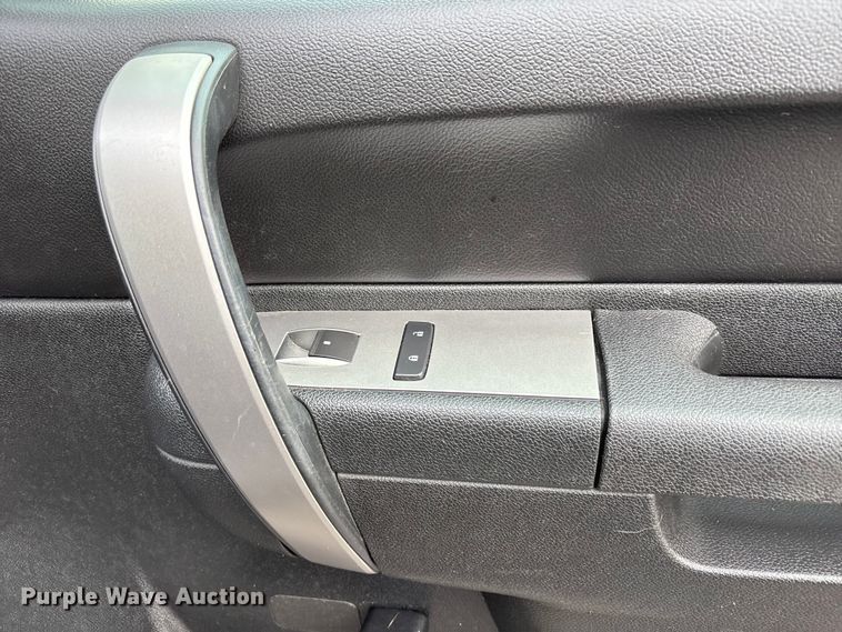 image for item FC4548 2013 Chevrolet Silverado Ext. Cab pickup truck