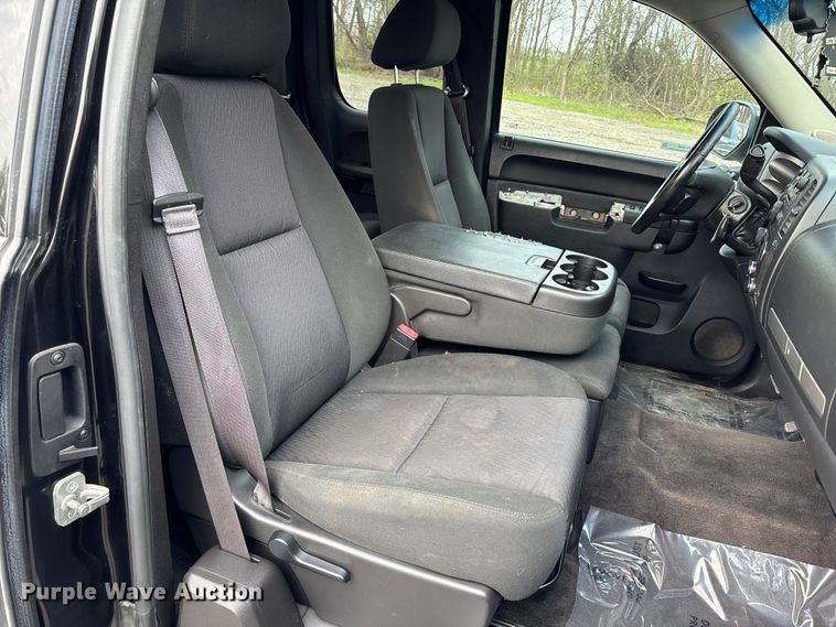 image for item FC4548 2013 Chevrolet Silverado Ext. Cab pickup truck