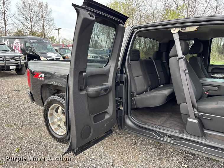 image for item FC4548 2013 Chevrolet Silverado Ext. Cab pickup truck