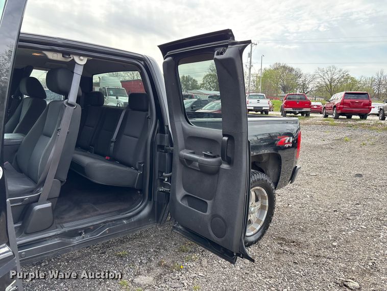 image for item FC4548 2013 Chevrolet Silverado Ext. Cab pickup truck