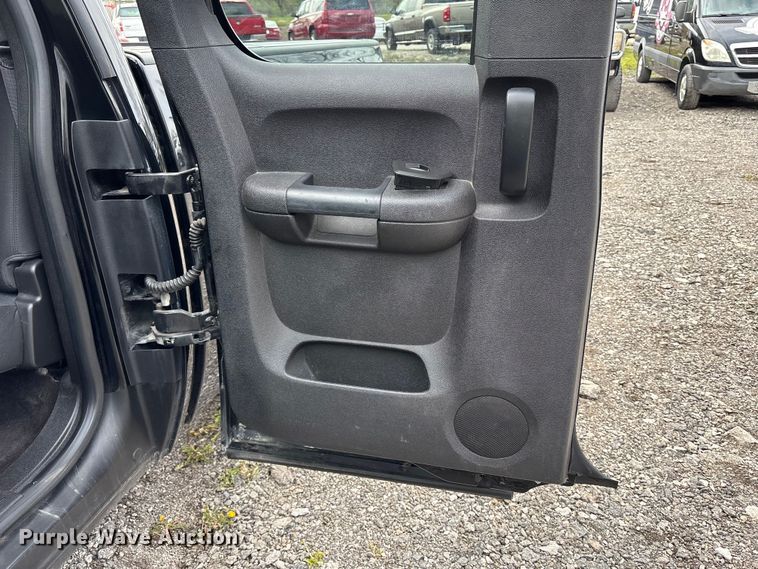 image for item FC4548 2013 Chevrolet Silverado Ext. Cab pickup truck