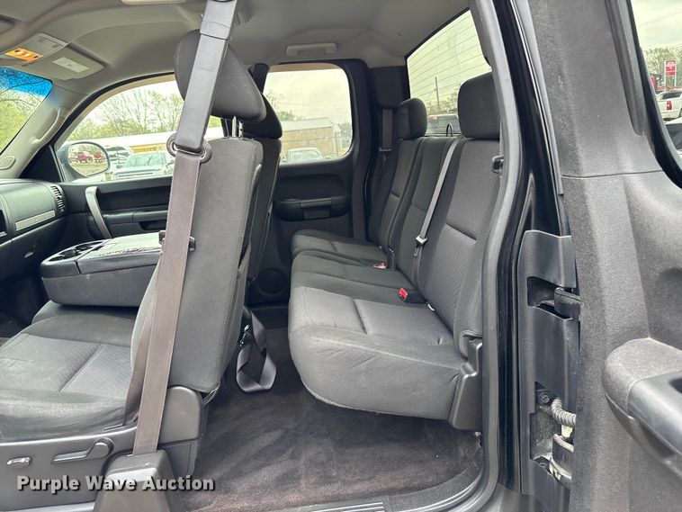 image for item FC4548 2013 Chevrolet Silverado Ext. Cab pickup truck