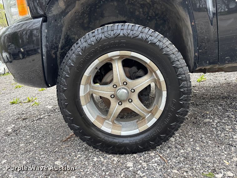 image for item FC4548 2013 Chevrolet Silverado Ext. Cab pickup truck