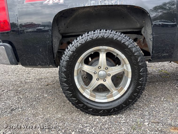 image for item FC4548 2013 Chevrolet Silverado Ext. Cab pickup truck