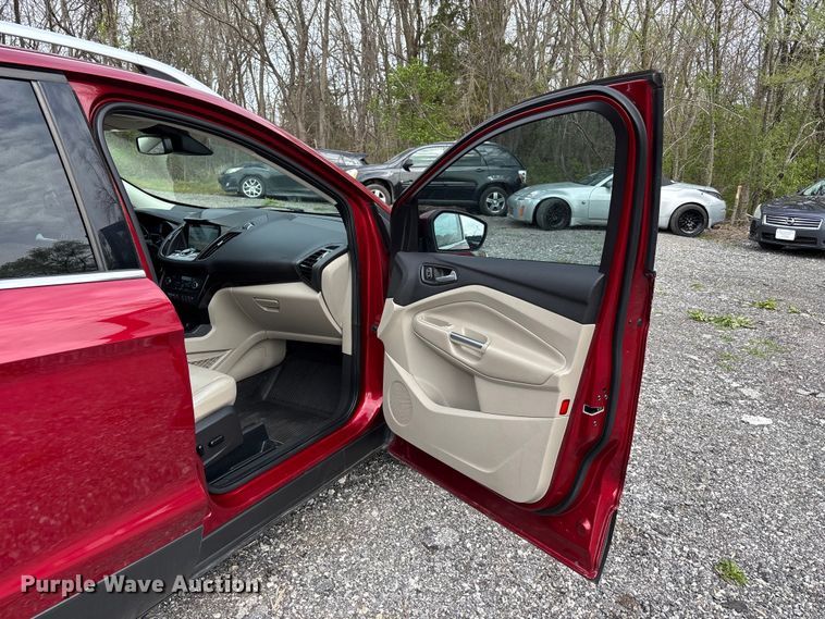 image for item FC4549 2019 Ford Escape SUV