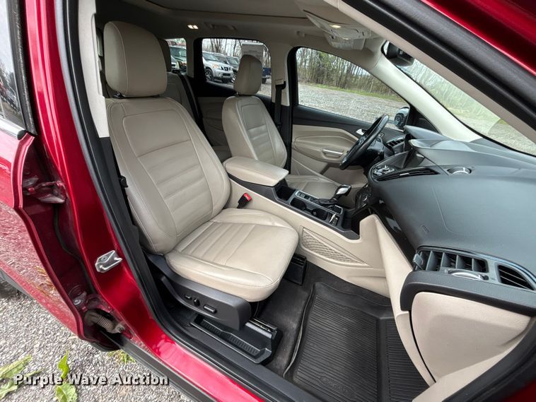 image for item FC4549 2019 Ford Escape SUV