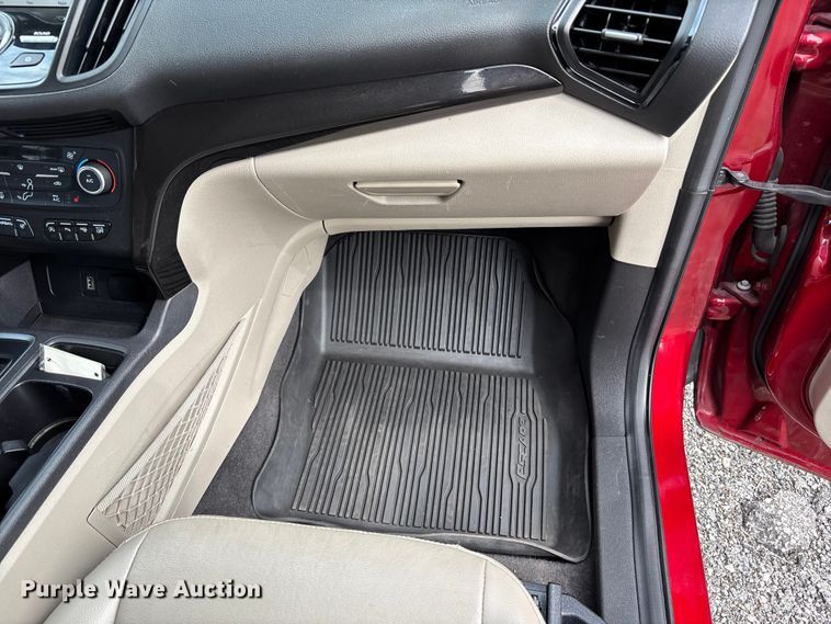 image for item FC4549 2019 Ford Escape SUV