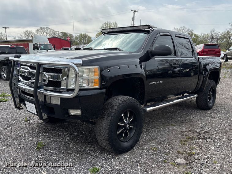 image for item FC4551 2009 Chevrolet Silverado Crew Cab pickup truck