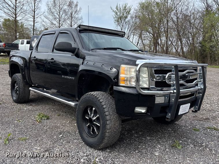 image for item FC4551 2009 Chevrolet Silverado Crew Cab pickup truck