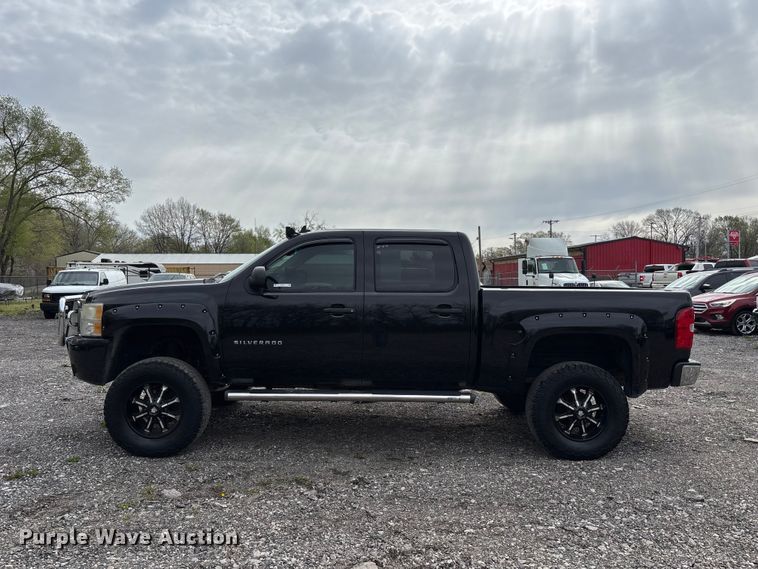 image for item FC4551 2009 Chevrolet Silverado Crew Cab pickup truck