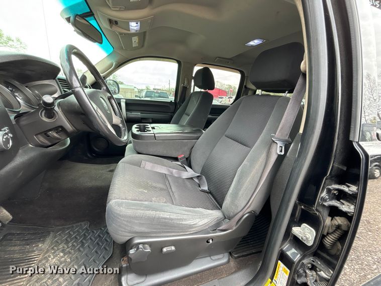 image for item FC4551 2009 Chevrolet Silverado Crew Cab pickup truck