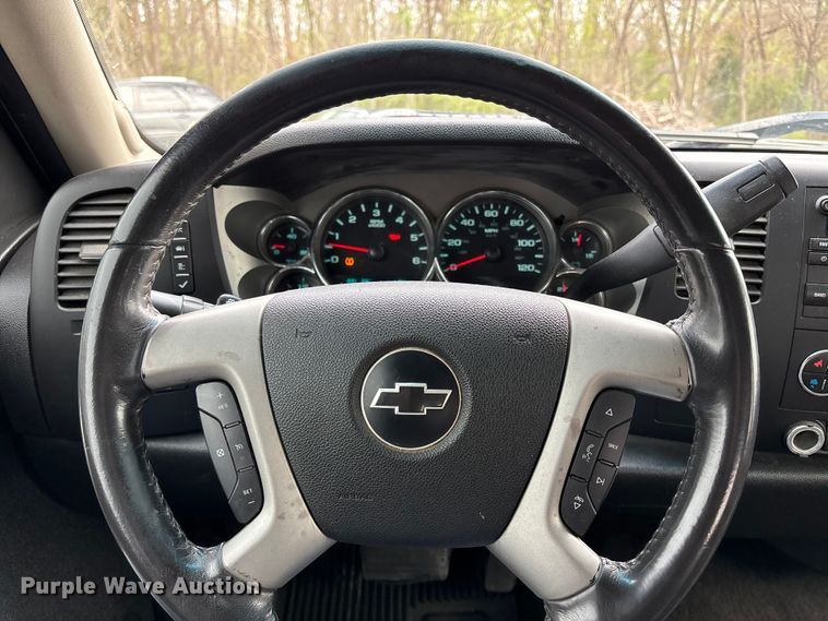 image for item FC4551 2009 Chevrolet Silverado Crew Cab pickup truck