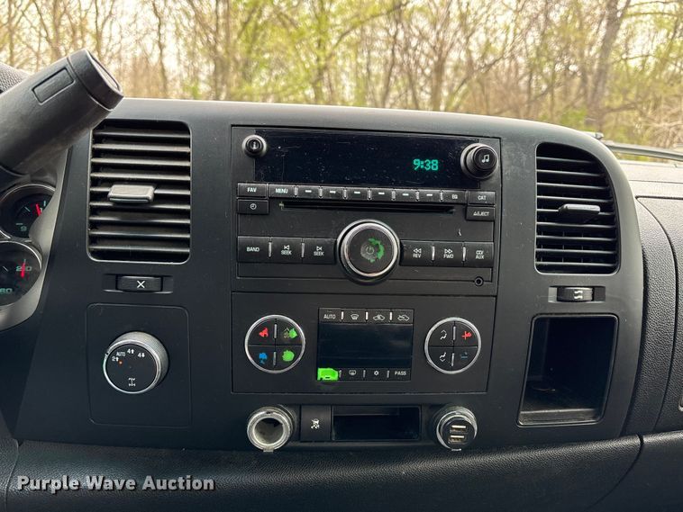 image for item FC4551 2009 Chevrolet Silverado Crew Cab pickup truck