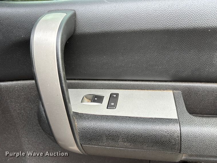 image for item FC4551 2009 Chevrolet Silverado Crew Cab pickup truck