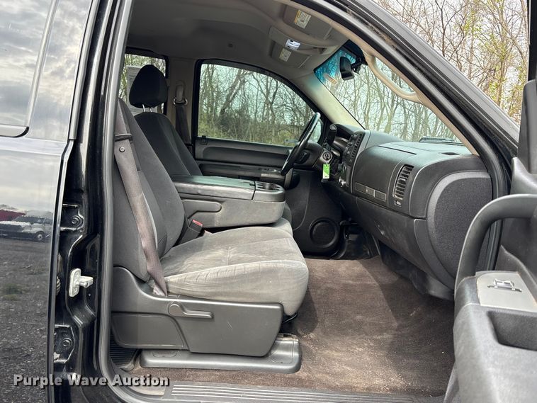 image for item FC4551 2009 Chevrolet Silverado Crew Cab pickup truck