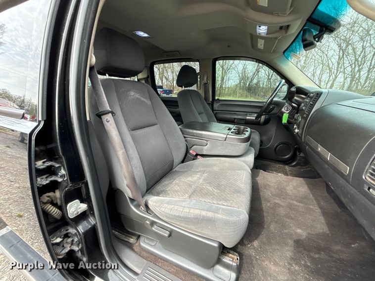 image for item FC4551 2009 Chevrolet Silverado Crew Cab pickup truck