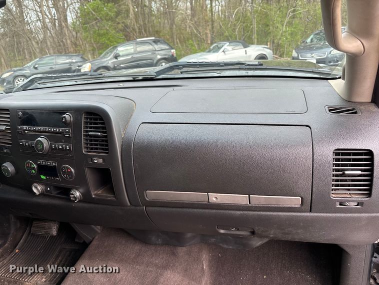 image for item FC4551 2009 Chevrolet Silverado Crew Cab pickup truck