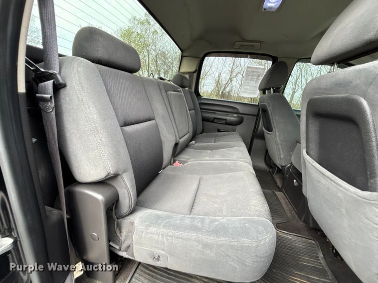 image for item FC4551 2009 Chevrolet Silverado Crew Cab pickup truck