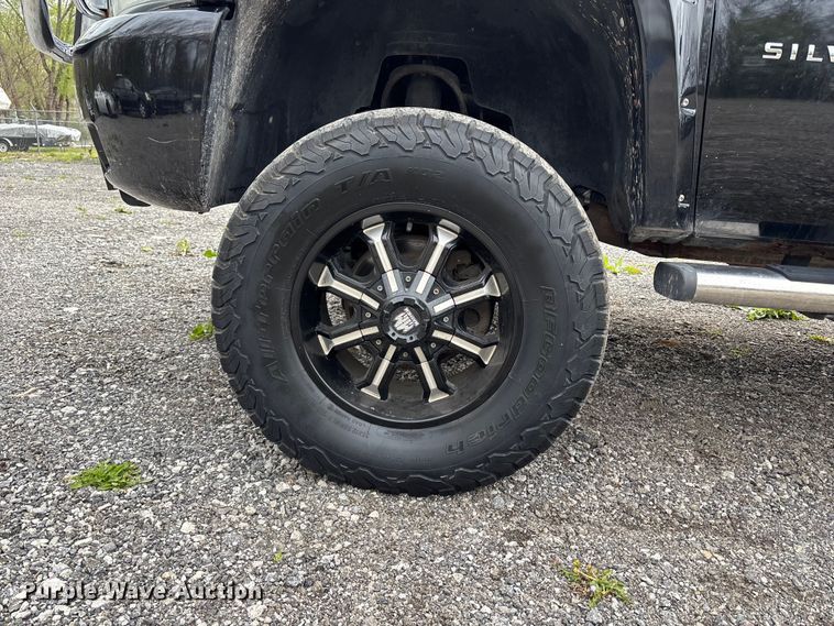 image for item FC4551 2009 Chevrolet Silverado Crew Cab pickup truck