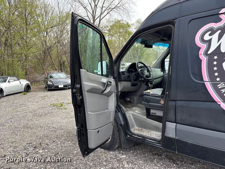 image for item FC4552 2007 Dodge Sprinter 2500  van