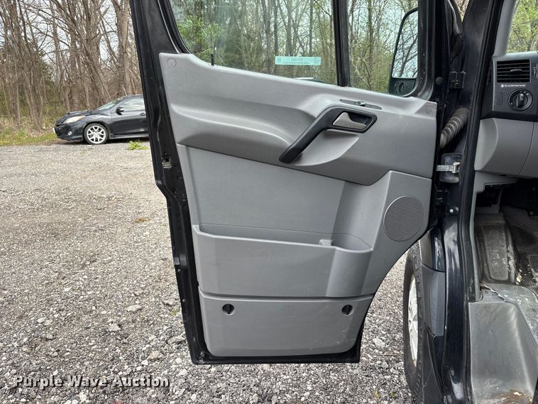 image for item FC4552 2007 Dodge Sprinter 2500  van