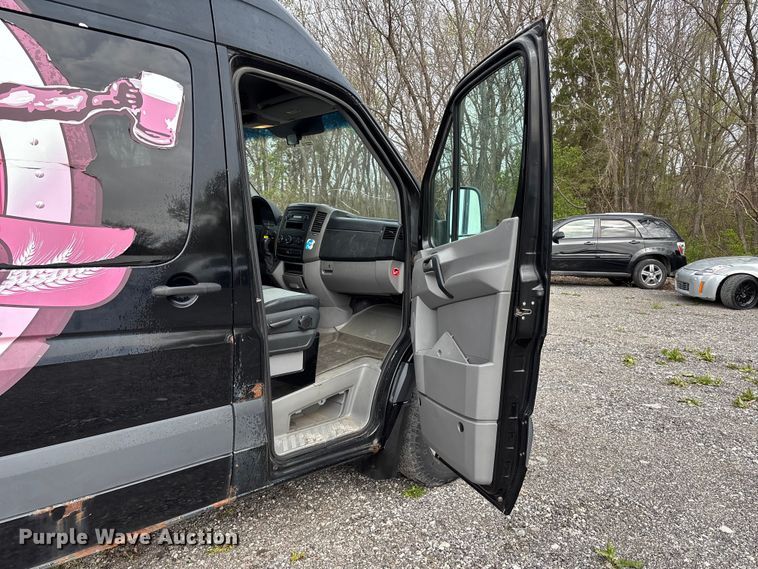 image for item FC4552 2007 Dodge Sprinter 2500  van