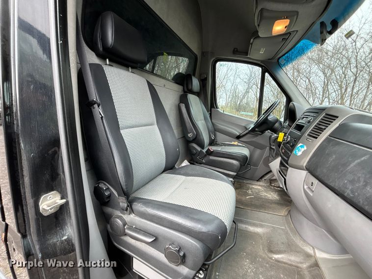 image for item FC4552 2007 Dodge Sprinter 2500  van