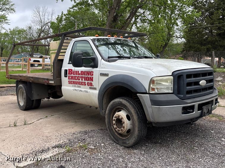 image for item FC4580 2007 Ford F550 flatbed truck