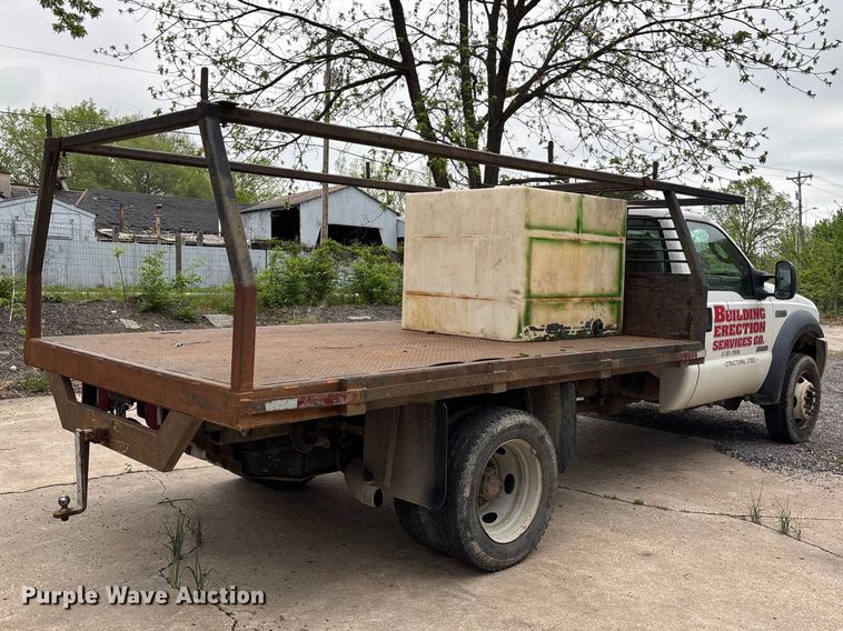 image for item FC4580 2007 Ford F550 flatbed truck