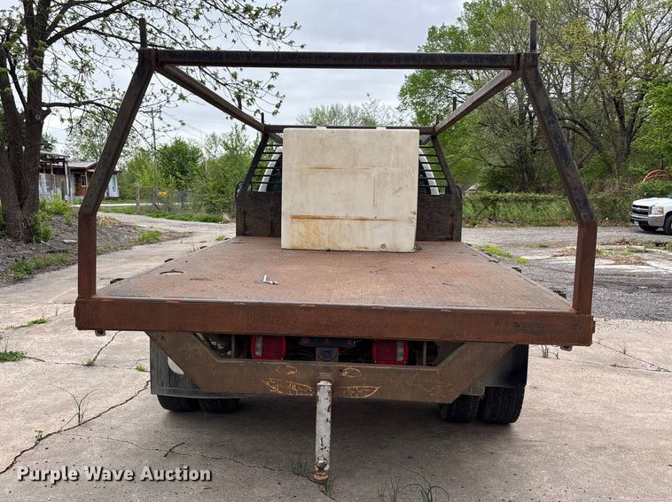 image for item FC4580 2007 Ford F550 flatbed truck