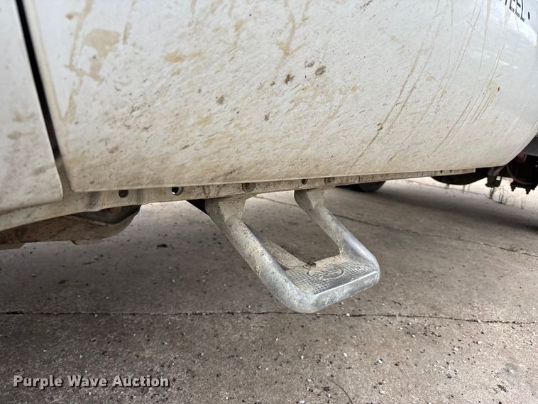 image for item FC4580 2007 Ford F550 flatbed truck