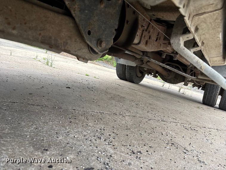 image for item FC4580 2007 Ford F550 flatbed truck