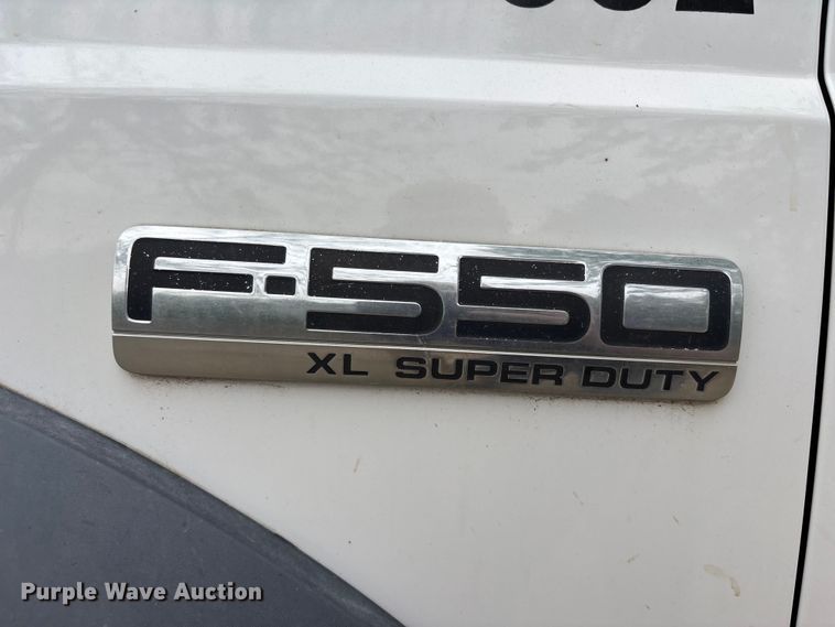 image for item FC4580 2007 Ford F550 flatbed truck