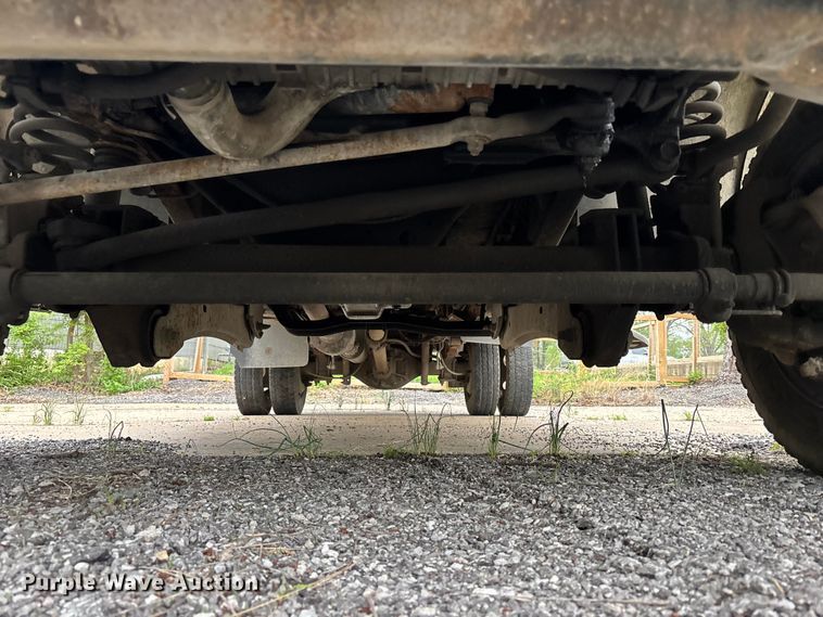 image for item FC4580 2007 Ford F550 flatbed truck