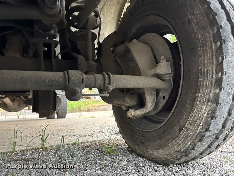 image for item FC4580 2007 Ford F550 flatbed truck