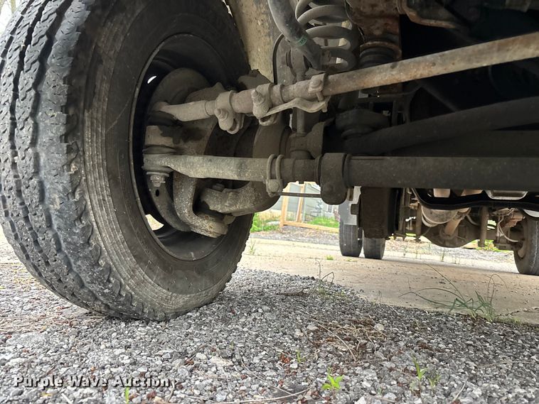 image for item FC4580 2007 Ford F550 flatbed truck