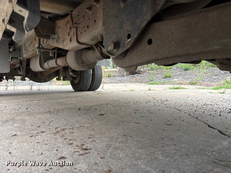 image for item FC4580 2007 Ford F550 flatbed truck