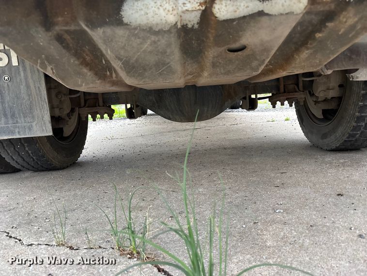 image for item FC4580 2007 Ford F550 flatbed truck