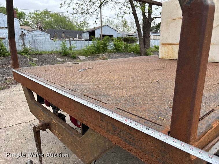 image for item FC4580 2007 Ford F550 flatbed truck