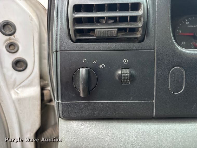 image for item FC4580 2007 Ford F550 flatbed truck