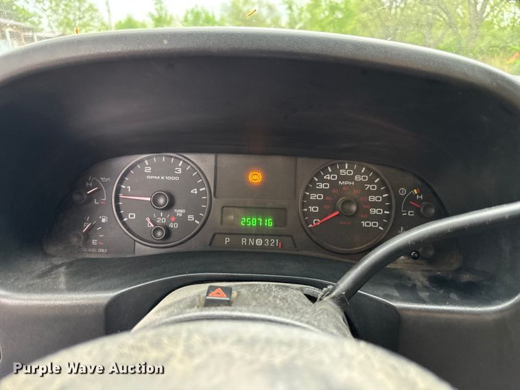 image for item FC4580 2007 Ford F550 flatbed truck