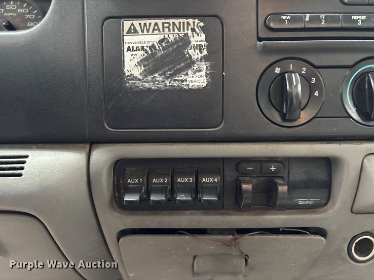 image for item FC4580 2007 Ford F550 flatbed truck