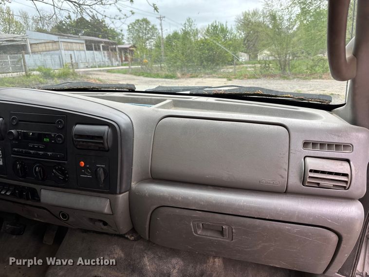 image for item FC4580 2007 Ford F550 flatbed truck