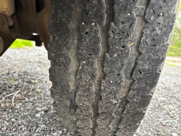 image for item FC4580 2007 Ford F550 flatbed truck