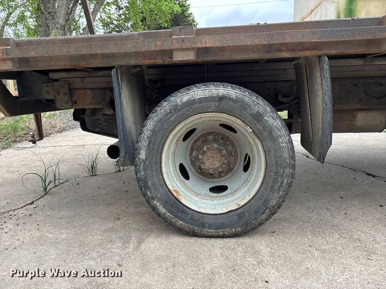 image for item FC4580 2007 Ford F550 flatbed truck