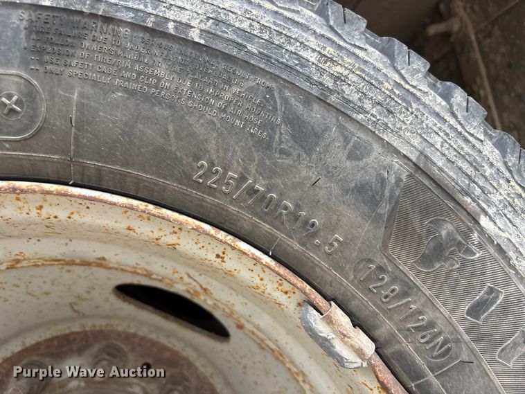 image for item FC4580 2007 Ford F550 flatbed truck