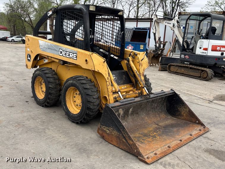 image for item FC4581 2005 John deere 317 skid steer loader