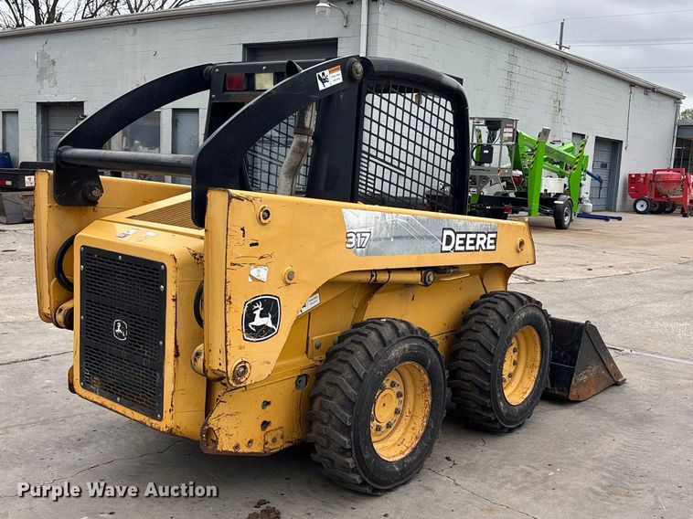 image for item FC4581 2005 John deere 317 skid steer loader