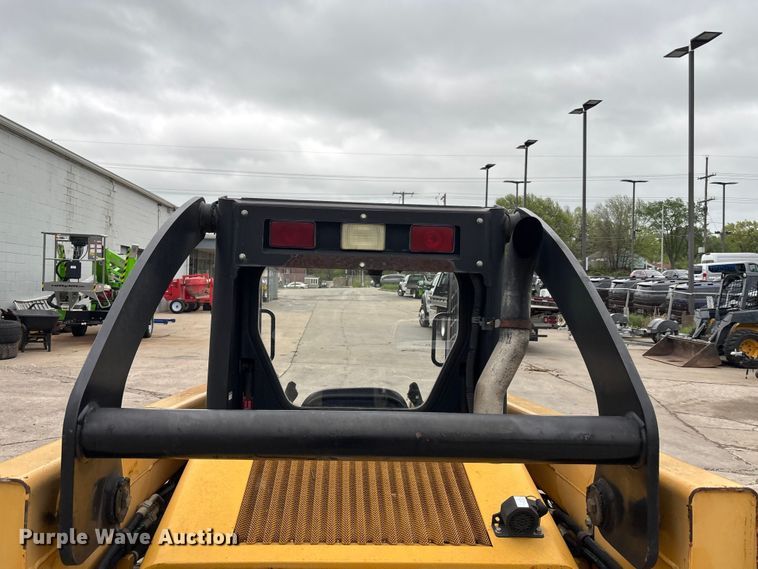 image for item FC4581 2005 John deere 317 skid steer loader