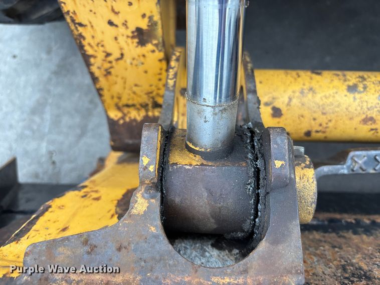 image for item FC4581 2005 John deere 317 skid steer loader